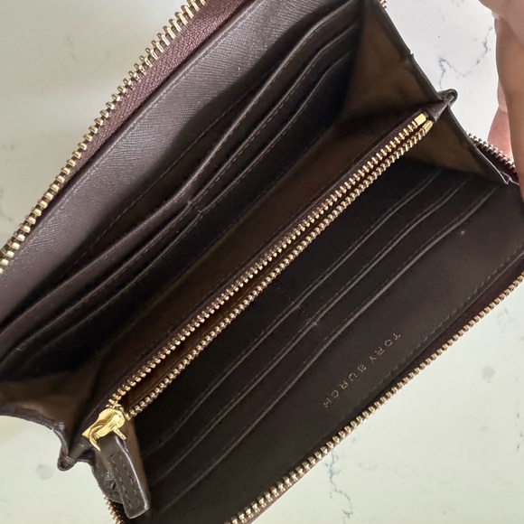 Zipper wallet no longer available. - Picture 3 of 4